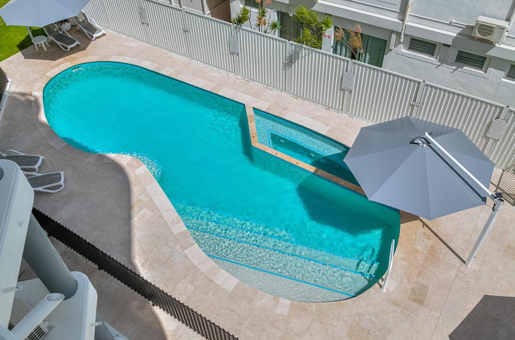 Oceanside Resort - Absolute Beachfront Apartments Gold Coast Exterior photo