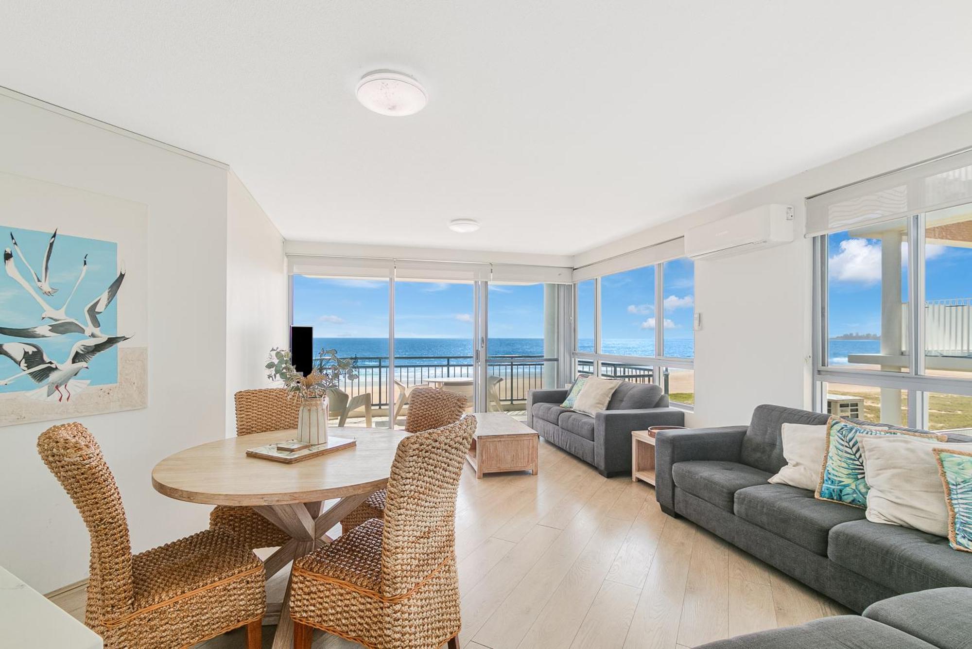 Oceanside Resort - Absolute Beachfront Apartments Gold Coast Exterior photo