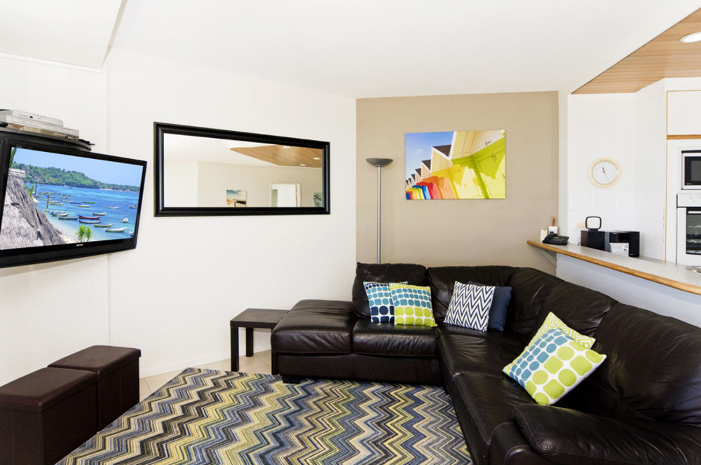 Oceanside Resort - Absolute Beachfront Apartments Gold Coast Exterior photo